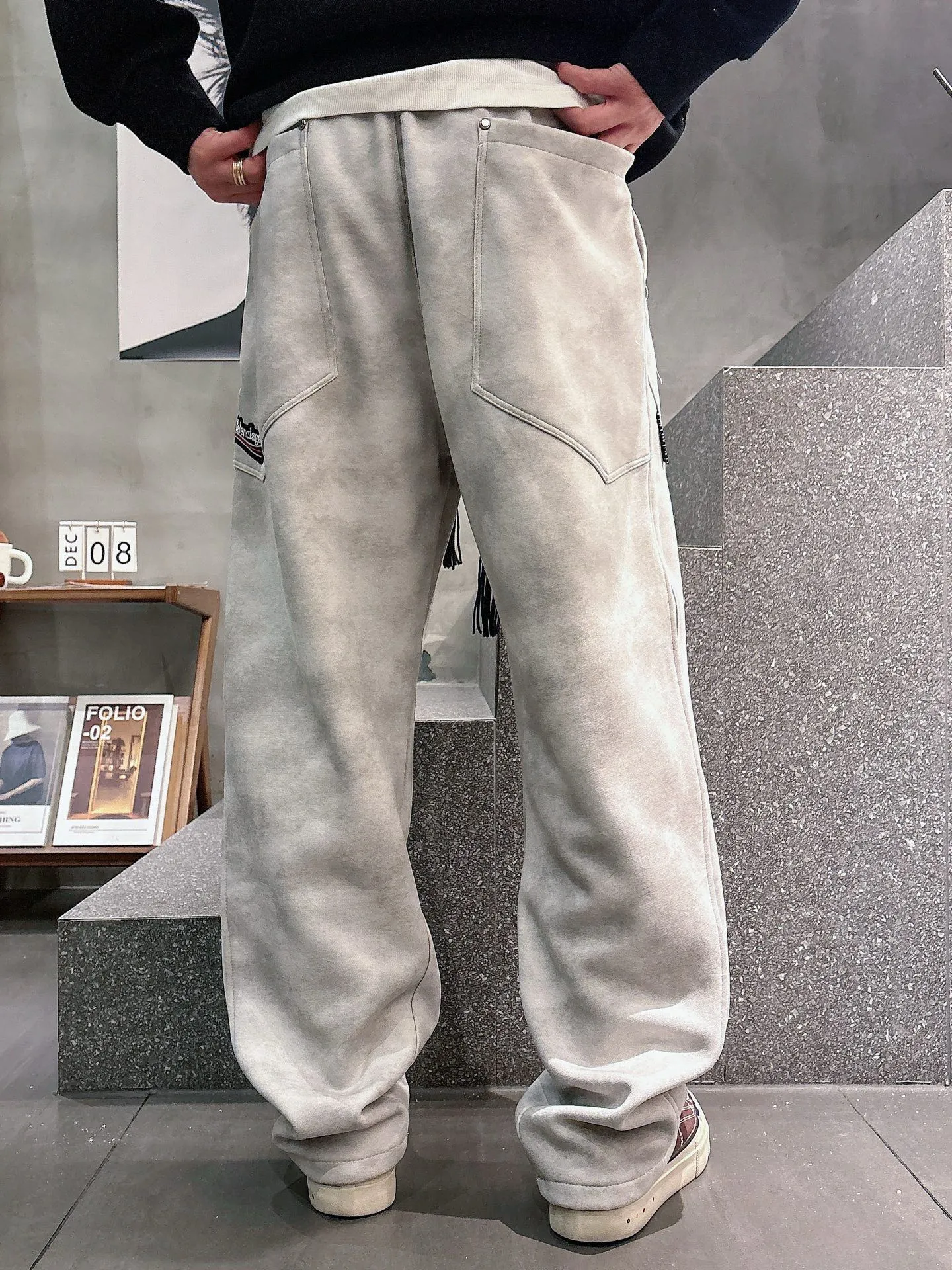Balenciaga 🆕2026 Autumn and Winter New Arrival Casual Pants! The official website will be released simultaneously. Brand Classic LOGO casual pants, customized fabrics, excellent comfort and strong touch. Highly recognisable, perfect appearance and craftsmanship. Size:M-3XL